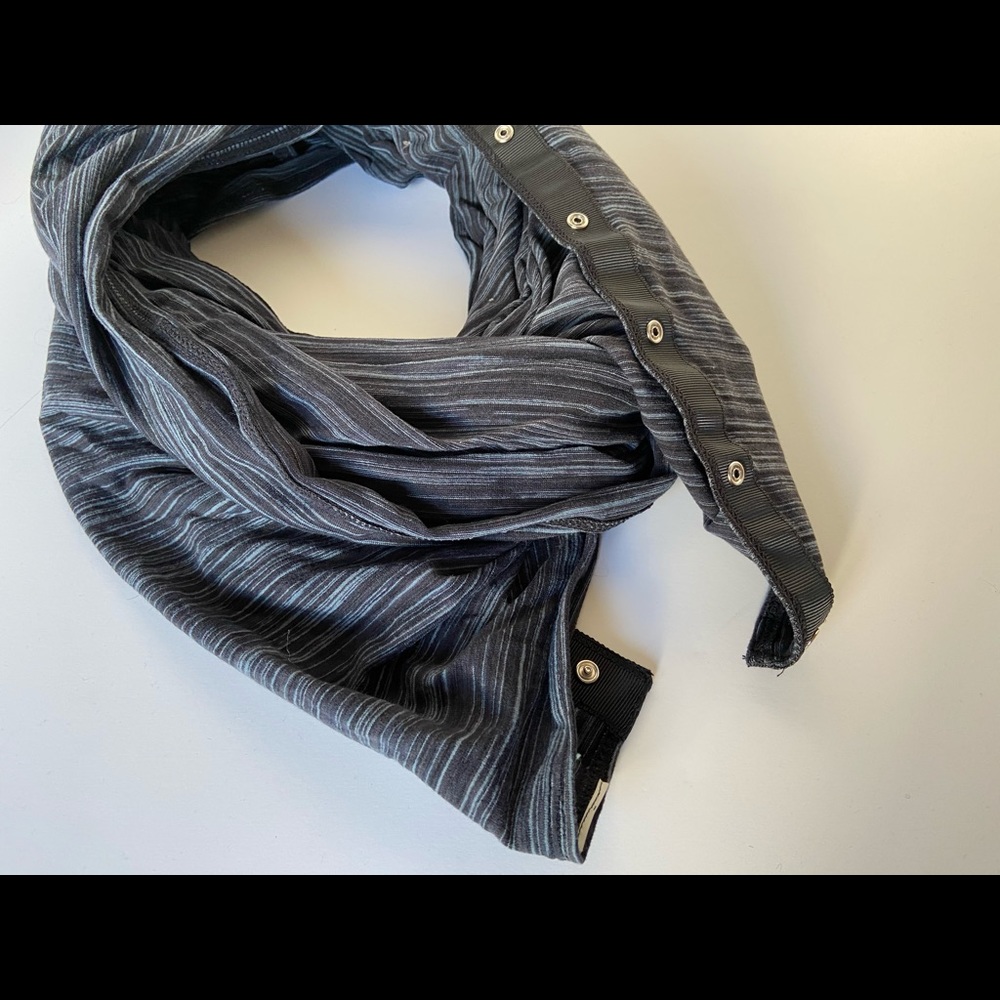 Adjustable Snap Scarf